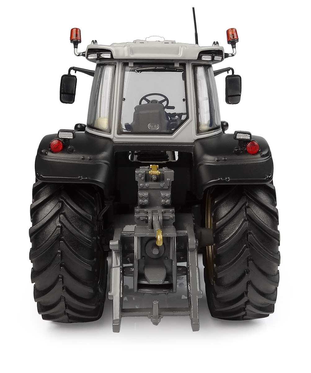 Massey Ferguson 7S.210 matt schwarz mit goldenen  Felgen Modell von Universal Hobbies 1:32