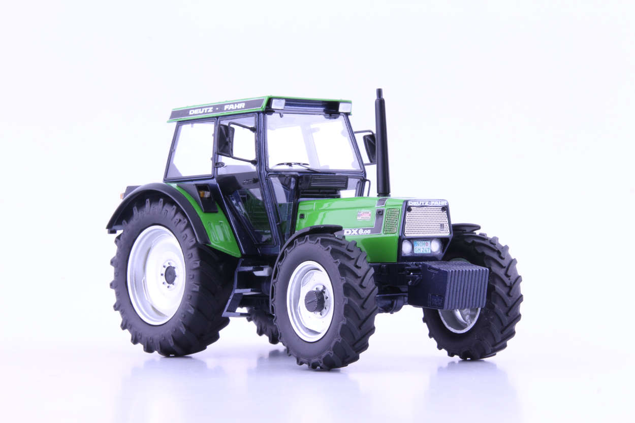 Deutz-Fahr DX 6.05 4WD Modell von Agrarfox 1:32