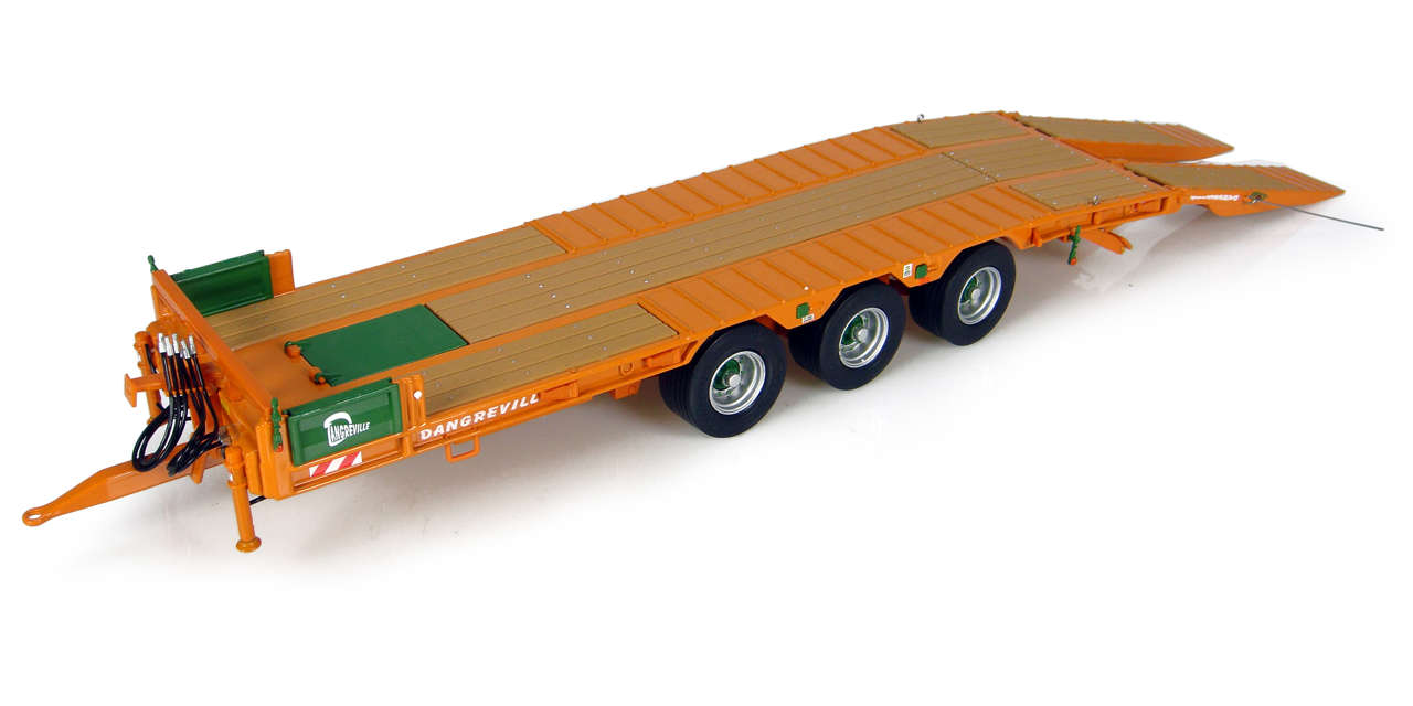 MA31388-1 Artikelname: Dangreville PE 32 Tiefladeanhänger Originalhersteller: Dangreville Modelltyp: PE 32 von Universal Hobbies im Maßstab: 1:32 Hersteller-Nr: UH2842