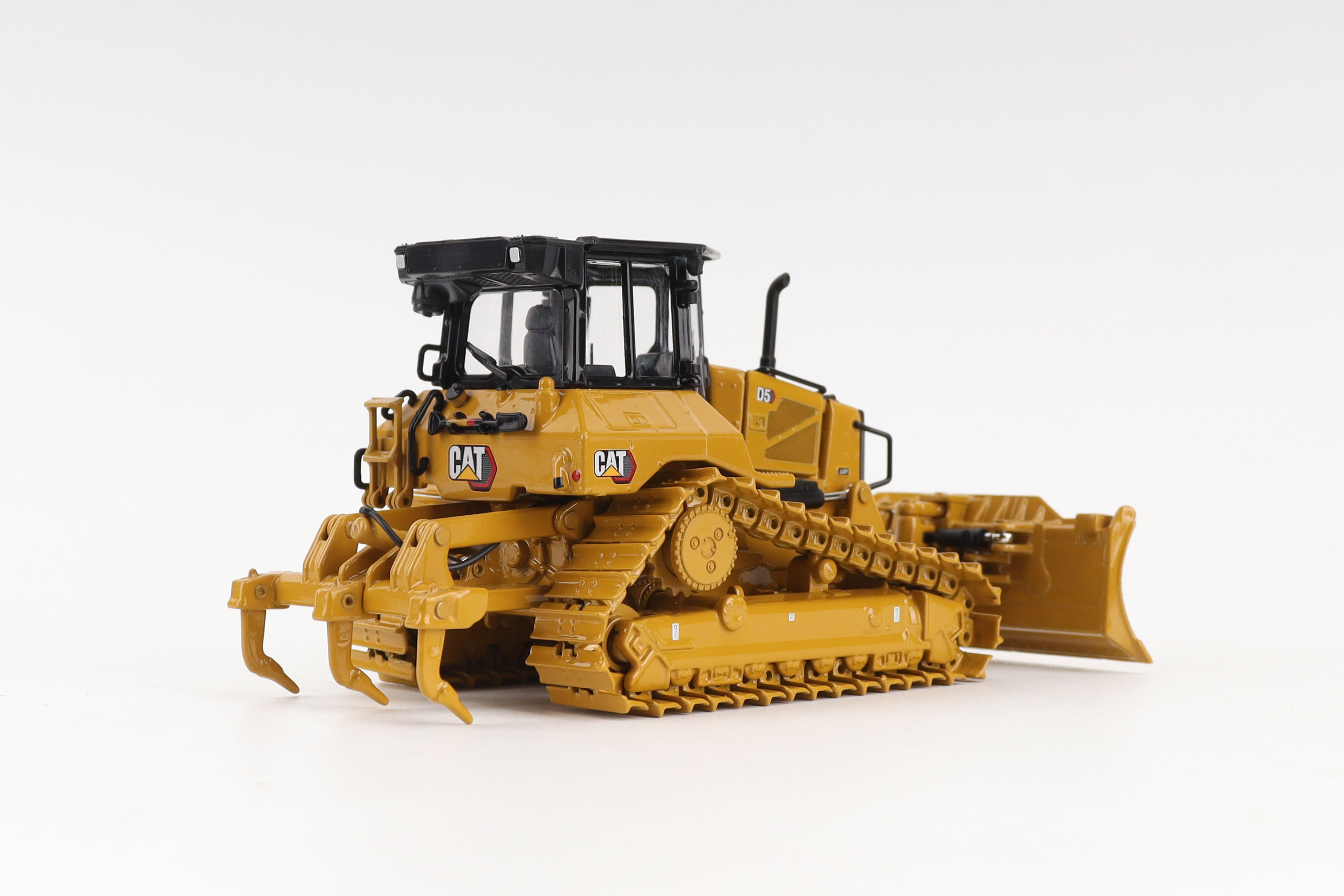 Cat D5 LGP Planierraube VPAT mit klappbarem Schild Modell von DieCast Masters 1:50
