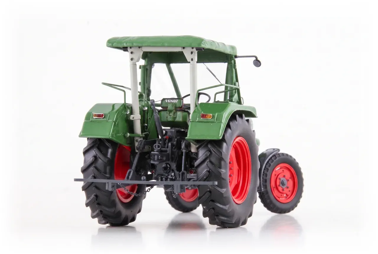 Fendt Farmer 3 S 2WD mit Peko Verdeck 1st Edition Modell von Agrarfox 1:32