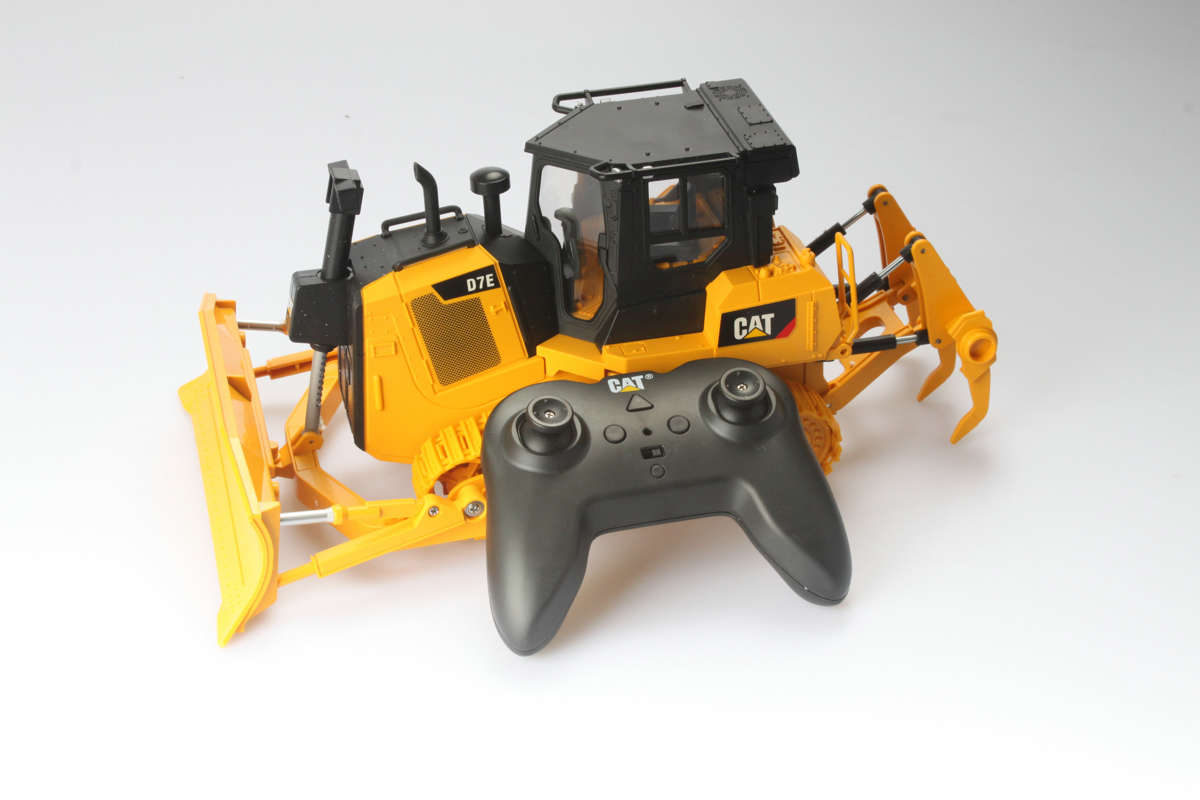 RC CAT D7E Raupe ferngesteuert Modell von DieCast Masters 1:24