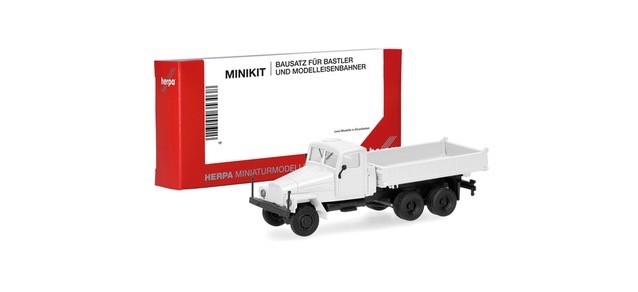 MiniKit IFA G5 Dreiseitenkipper-LKW 3achs - weiß Modell von Herpa 1:87