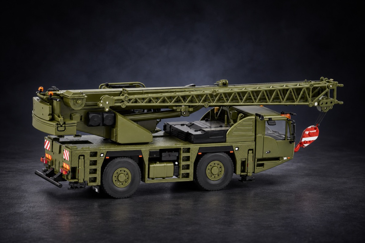 Tadano AC 2.040-1 Army Edition Modell von Imc Models 1:50