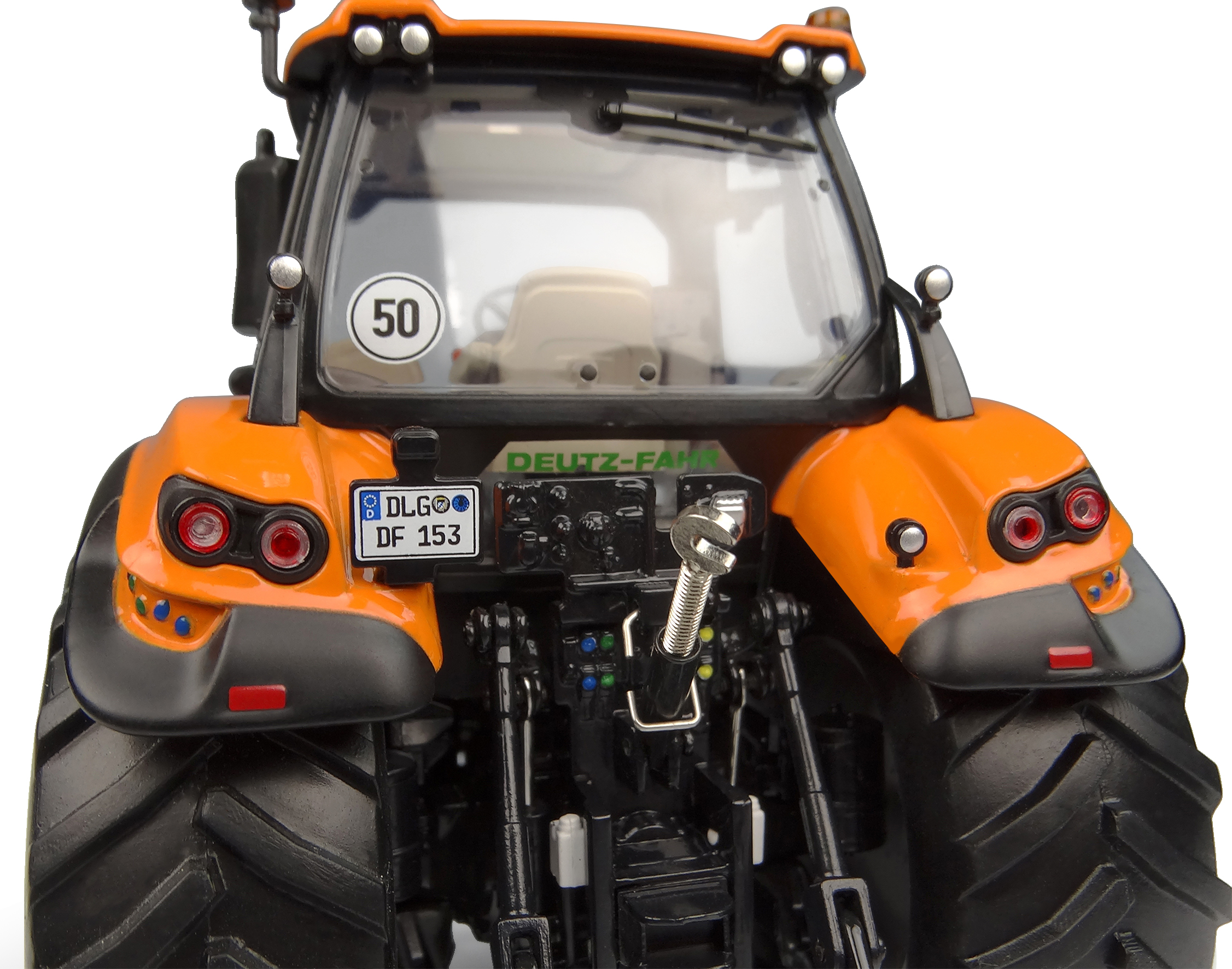 Deutz-Fahr 6150.4 TTV Municipal version Modell von Universal Hobbies 1:32
