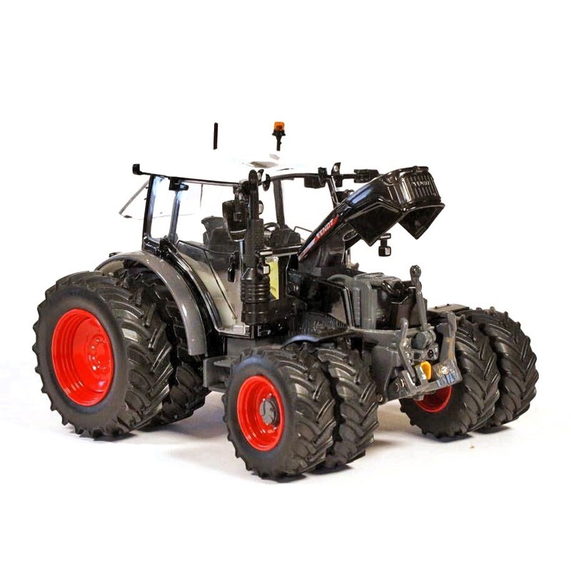 Fendt 209 Vario „Black Beauty“ Zwillingsbereifung Modell von Usk Scalemodels 1:32