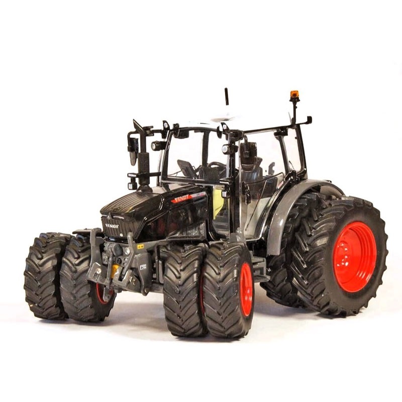 Fendt 209 Vario „Black Beauty“ Zwillingsbereifung Modell von Usk Scalemodels 1:32