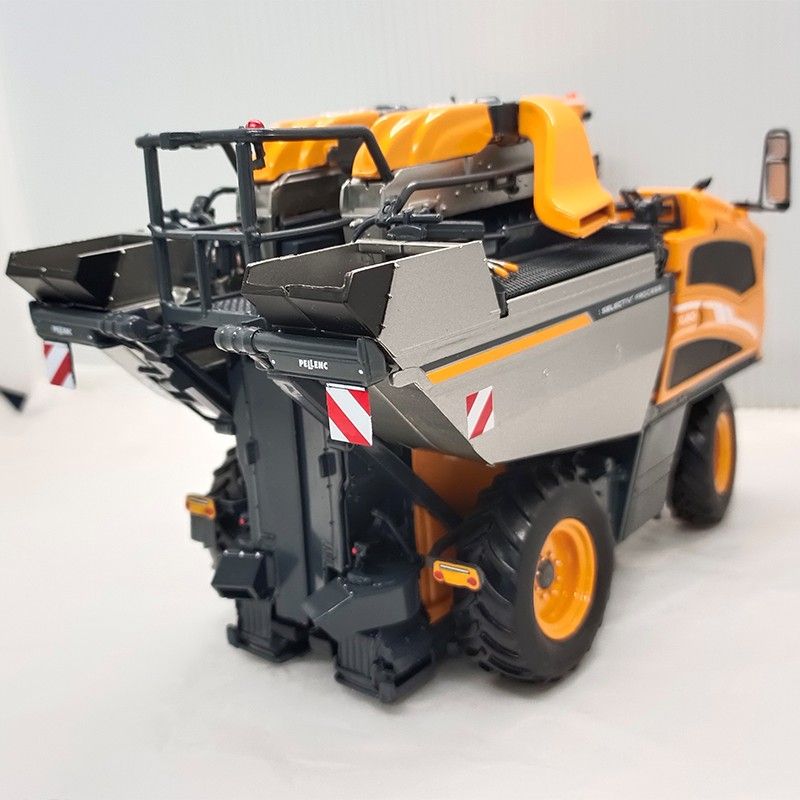 Pellenc Optimum XL60 Traubenvollernter Modell von Ros 1:32
