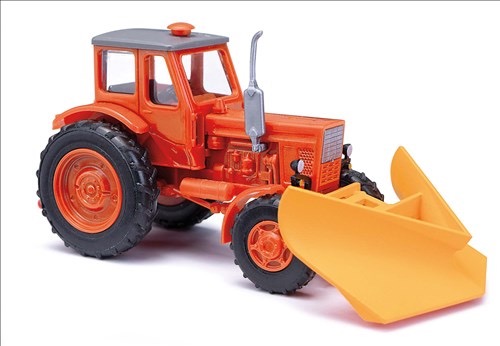 Belarus MTS-52 mit Schneepflug  Modell von Busch 1:87