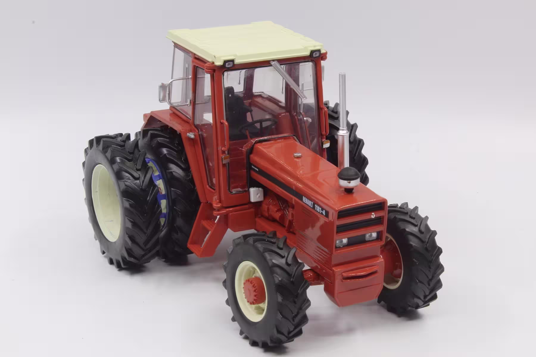 Renault 1181 4x4 Zwillingsbereifung abnehmbar Modell von Replicagri 1:32 eilbote-onlineshop - Agrarfox