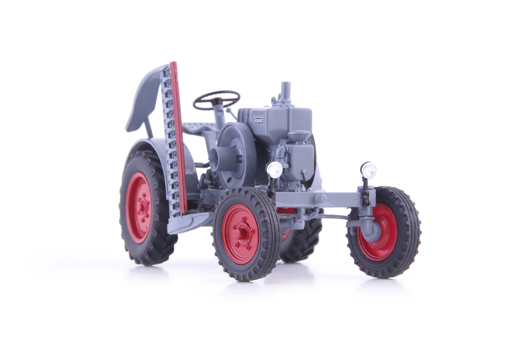 Kramer K18 Allesschaffer wehrmachtsgrau Limited Edition Modell von AutoCult 1:32