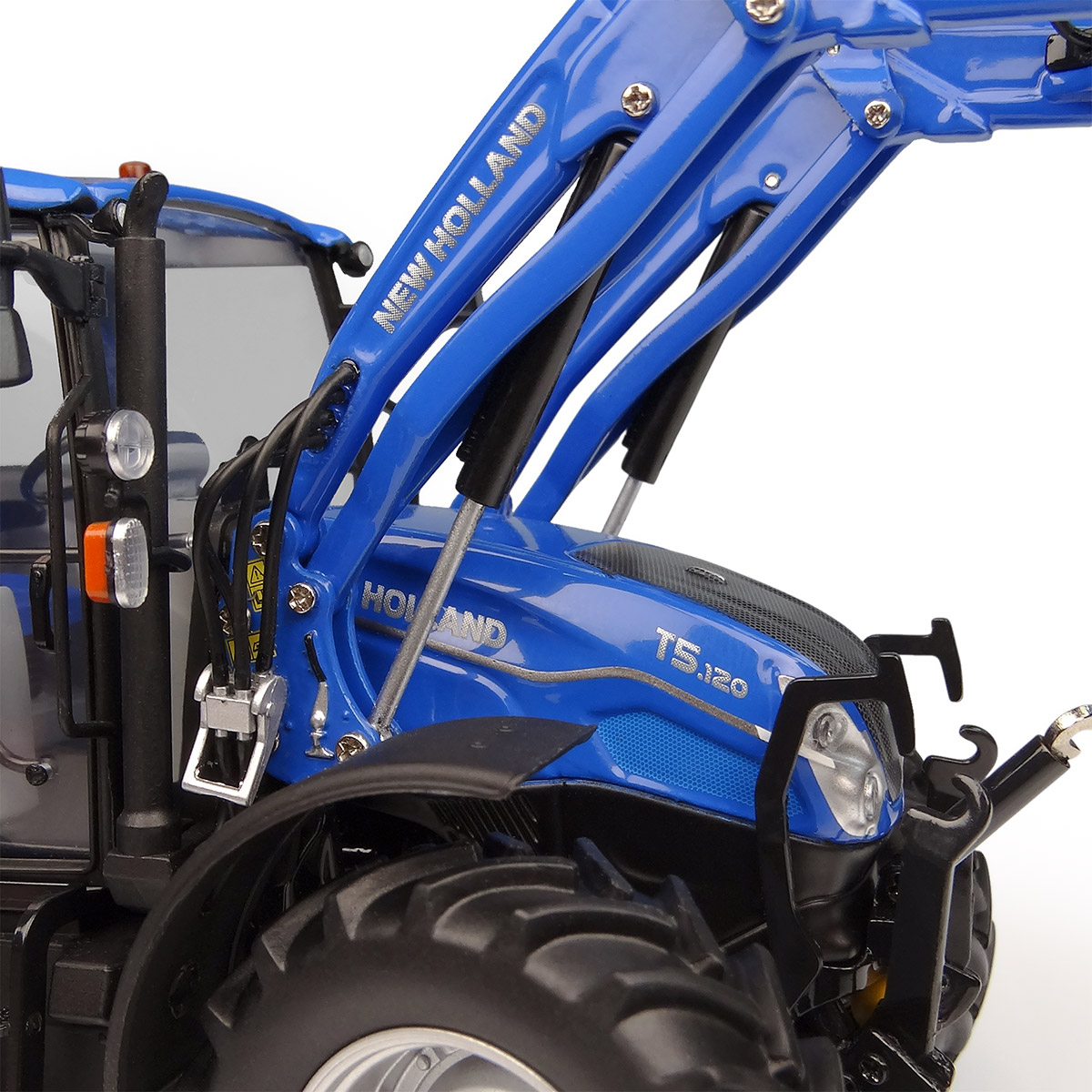 New Holland T5.120 mit 655LU Frontlader (2025) Modell von Universal Hobbies 1:32