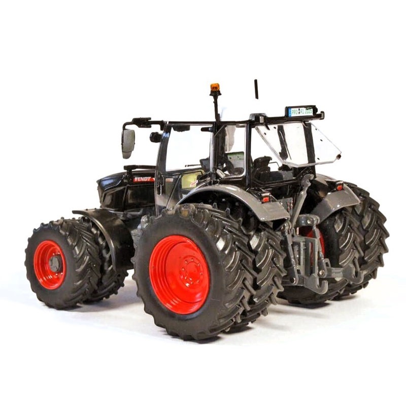 Fendt 209 Vario „Black Beauty“ Zwillingsbereifung Modell von Usk Scalemodels 1:32