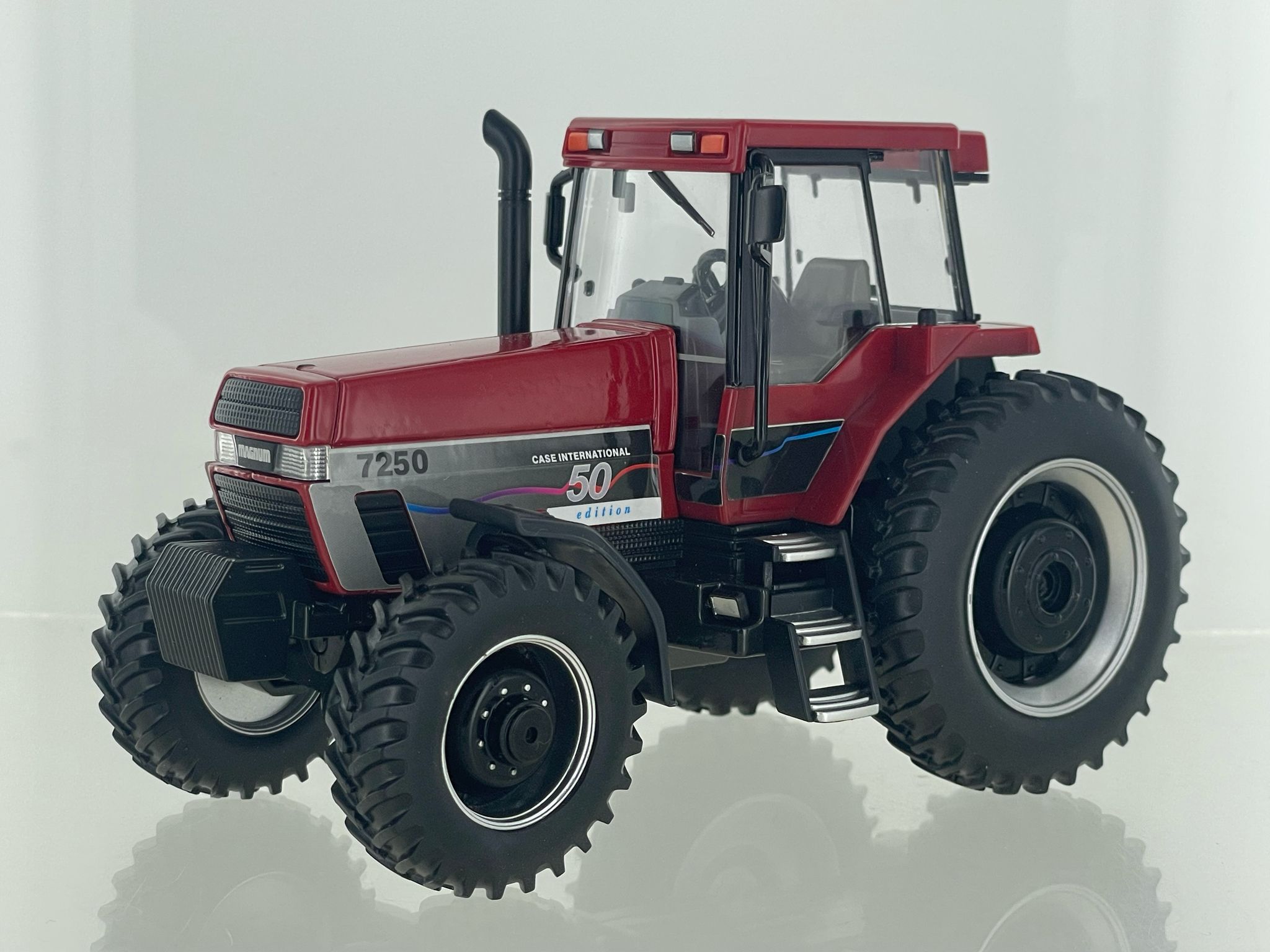 Case IH Magnum 7250 50th Anniversary Lim. Edt. Modell von Britains 1:32