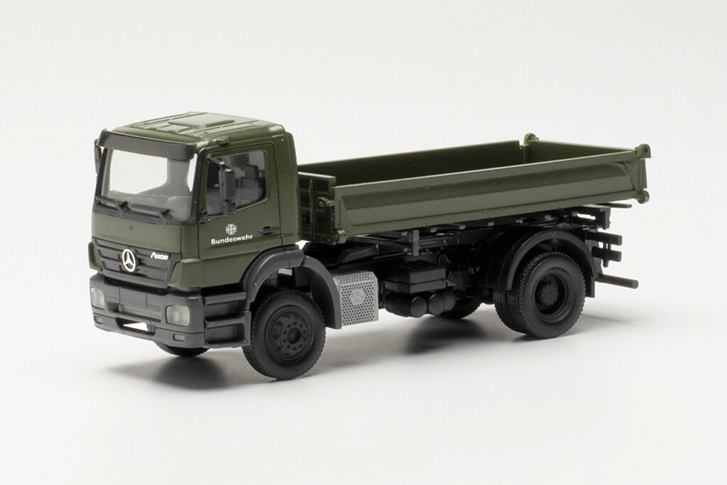 Mercedes-Benz Axor Dreiseitenkipper Bundeswehr  Modell von herpa 1:87