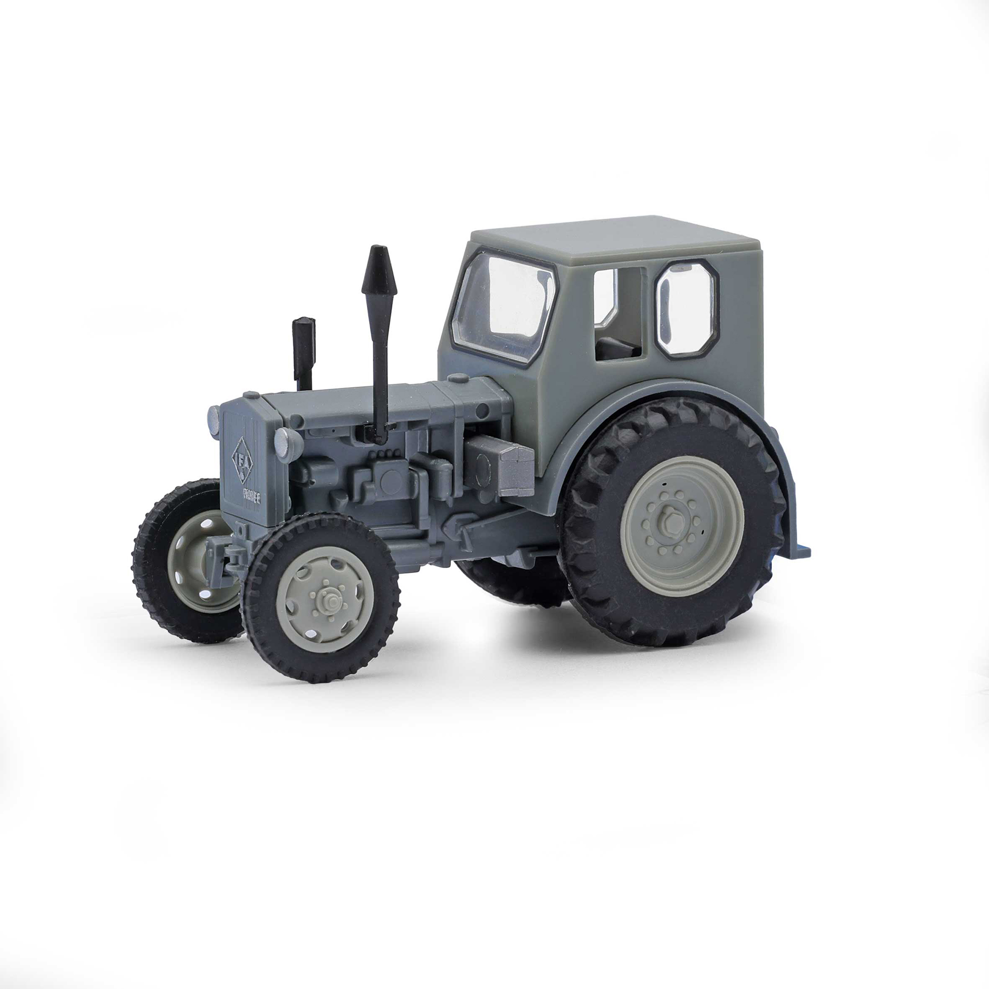 MA76821-1 Artikelname: Anhänger Traktor Pionier Originalhersteller: Pionier von Mehlhose im Maßstab: 1:87 Hersteller-Nr: 210106404