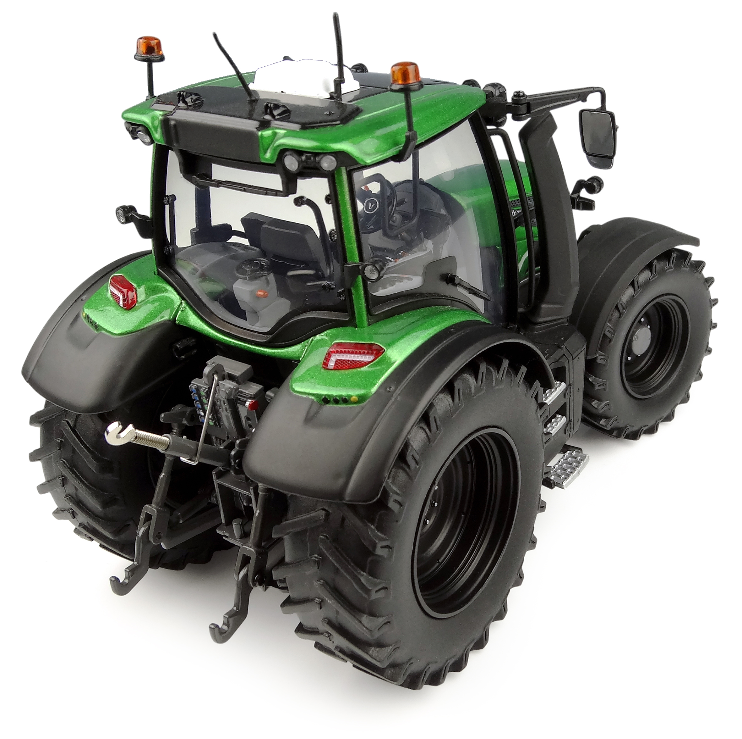 Valtra N175 - Ultra Green Modell von Universal Hobbies 1:32