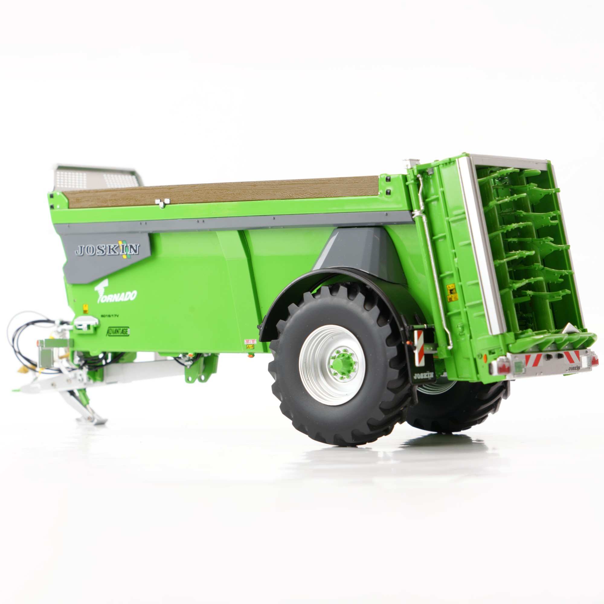 Joskin Tornado 6016/17V Modell von Universal Hobbies 1:32
