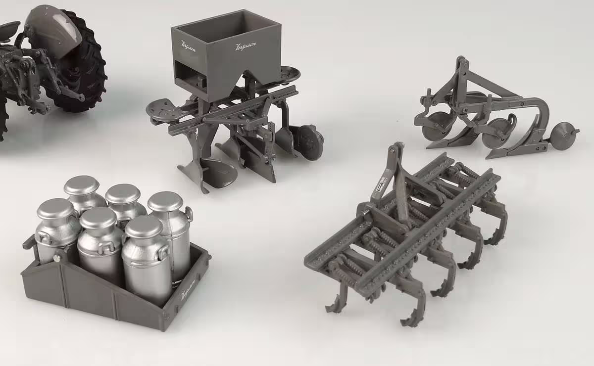 Ferguson 4-teiliges Geräte-Set Modell von Universal Hobbies 1:32 eilbote-onlineshop - Agrarfox