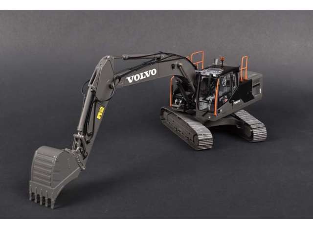 Volvo EC220E Raupenbagger Limited Black Edition   Modell von At Collections 1:32