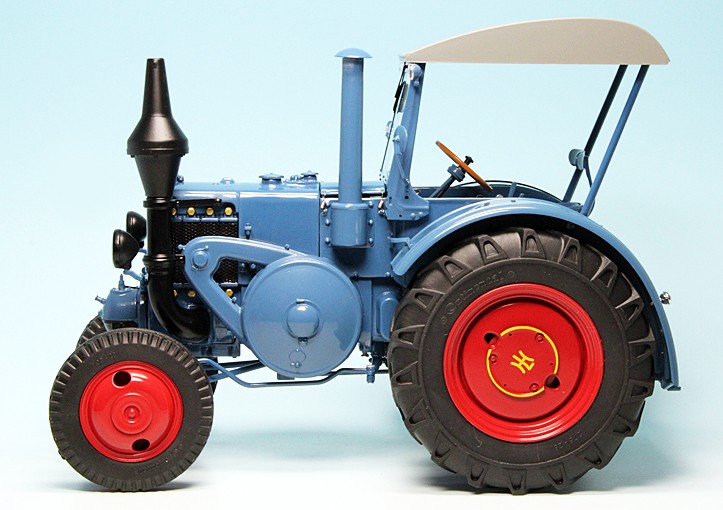 Lanz Bulldog D 9506 blau Modell von Schuco 1:18