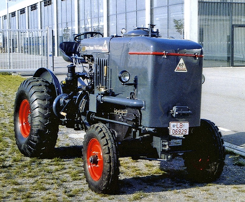 Holzgasschlepper