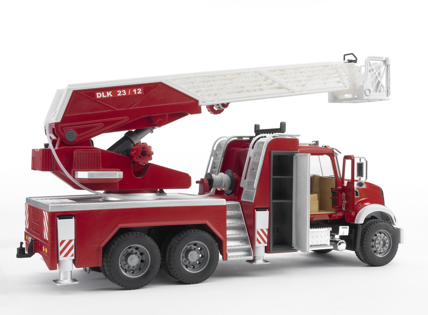 MACK Granite Feuerwehrleiterwagen mit Pumpe