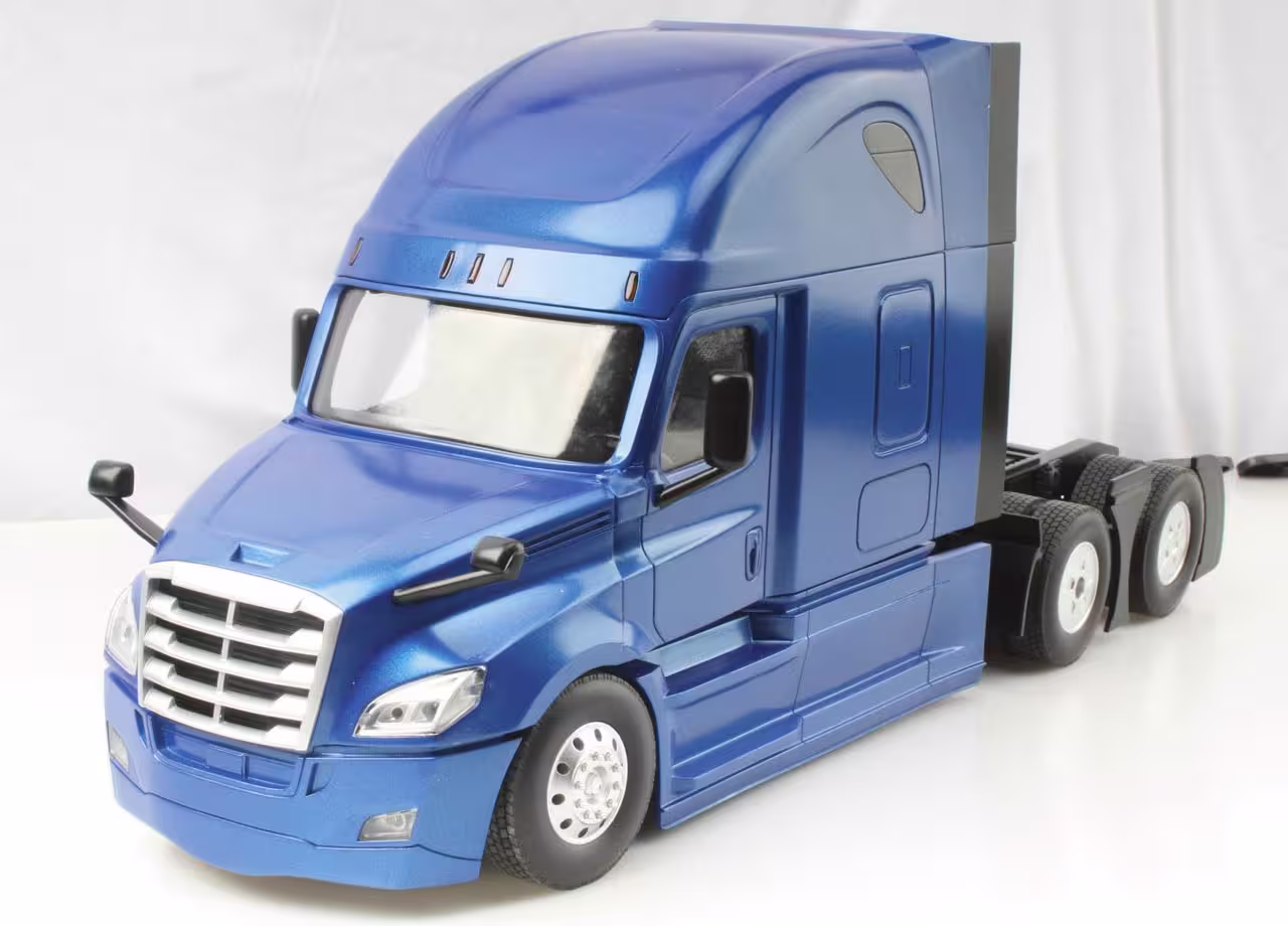 Freightliner Cascadia 126 BBC72 mit R/C Radio Controlled (Fernsteuerung) Modell von DieCast Masters 1:16 eilbote-onlineshop - Agrarfox