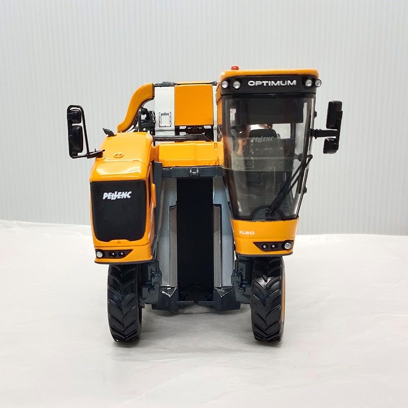 Pellenc Optimum XL60 Traubenvollernter Modell von Ros 1:32
