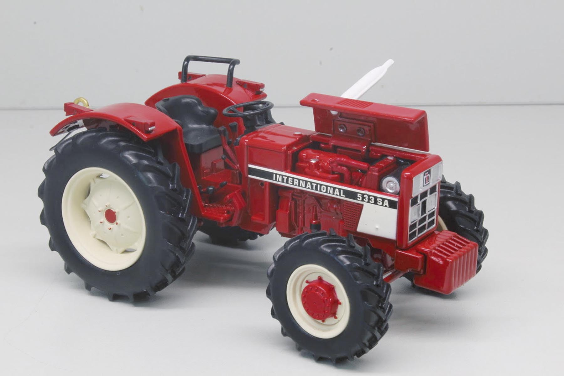 IHC 533 SA 4x4 Modell von Replicagri 1:32