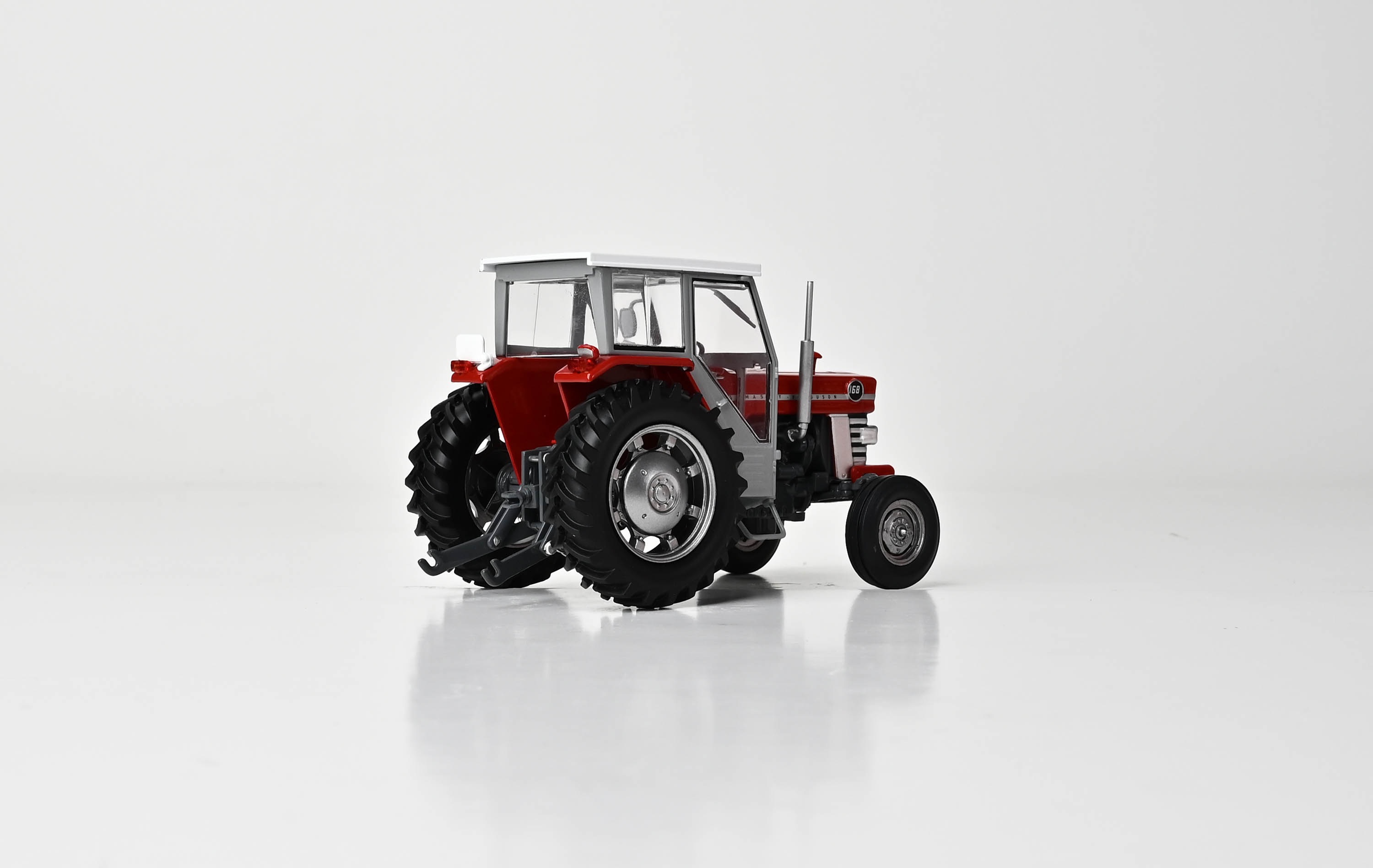 Massey Ferguson 168 mit Kabine Modell von Replicagri 1:32