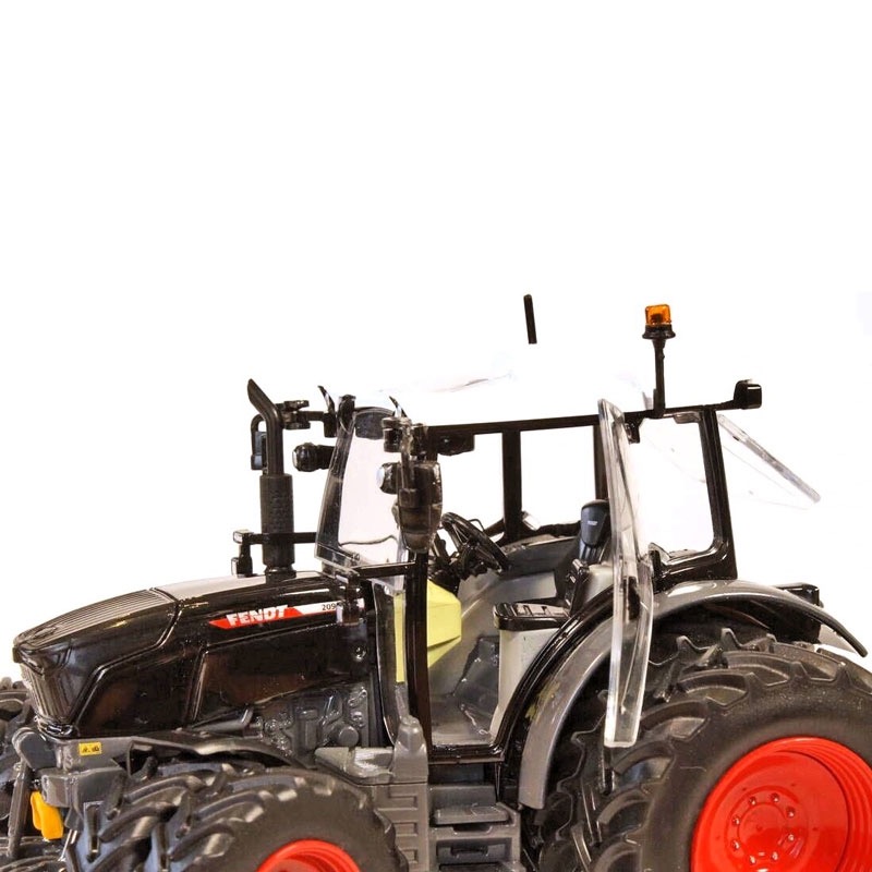 Fendt 209 Vario „Black Beauty“ Zwillingsbereifung Modell von Usk Scalemodels 1:32